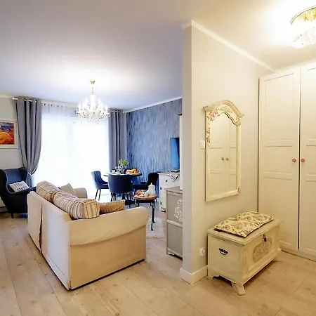Miodowy Dom Exspanse Apartament 2 Lub 3 Pokoje Z Tarasem I Parkingiem Kolobrzeg Exterior photo