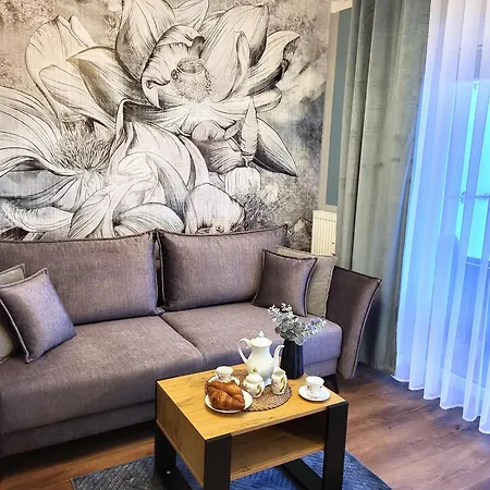 Miodowy Dom Exspanse Apartament 2 Lub 3 Pokoje Z Tarasem I Parkingiem Kolobrzeg Exterior photo