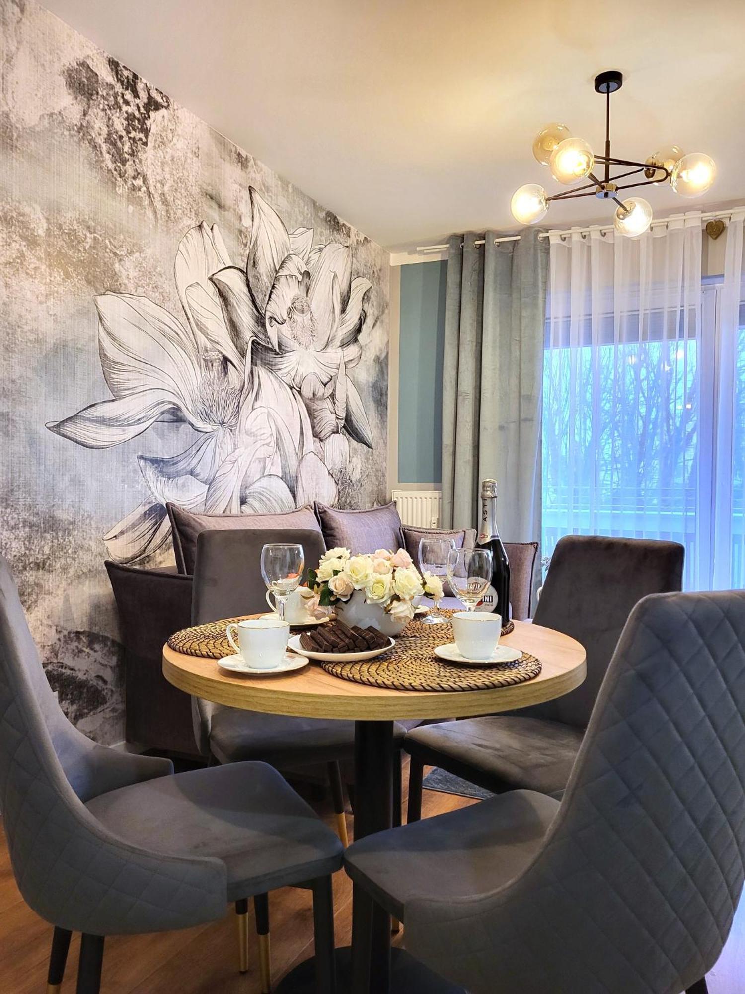 Apartment Miodowy Dom Exspanse 2 Lub 3 Z Tarasem I Parkingiem Kolobrzeg